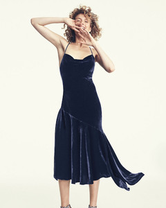 Milly-Lienne-Strappy-Panne-Velvet-Dress.thumb.jpg.2dfb629a95ba5a4b19c498a46eb092b1.jpg