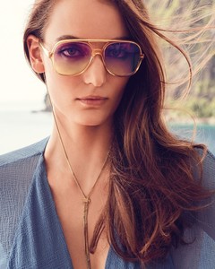 Neiman-Marcus-Resort-2018-Sunglasses-Lookbook04.thumb.jpg.1d0bf74851056bfd87a2d66dba18e6a4.jpg