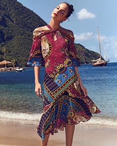 Neiman-Marcus-Resort-2018-Trends-Lookbook01.thumb.jpg.4a790d272aa0011cf82552f51d8781fe.jpg