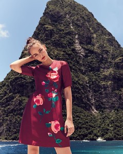 Neiman-Marcus-Resort-2018-Trends-Lookbook07.thumb.jpg.6b4ba1667b543aa8341420c307924cbf.jpg