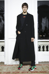 Ni_uku-Menswear-FW18-Paris-2115-1516308108-thumb.thumb.jpg.0ce02a93c9c94f6b960595d32a2893c2.jpg