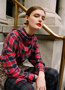 Nylon-Magazine-December-2017-Sophia-Skloss-Kate-Owen-1-4.thumb.jpg.4d8307adafc1f38d79fe1739fadc1c5b.jpg