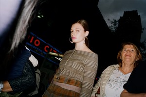 Nylon-Magazine-December-2017-Sophia-Skloss-Kate-Owen-5.thumb.jpg.181ec25bdb1092e24ecf3c19b562ee70.jpg