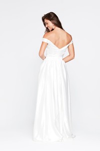 Oddette-White4.jpg