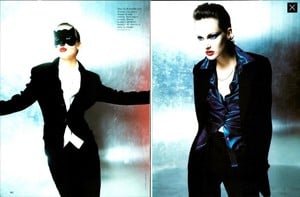 POB_Vogue_Italia_September_1994_02.thumb.jpg.531a93a30e0bc6f22b8ce2584e7a8ed0.jpg