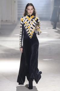 Proenza-Schouler-RF18-0675.thumb.jpg.c31c46baae19fce698830e50da1ac869.jpg