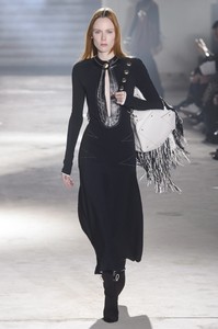 Proenza-Schouler-RF18-0725.thumb.jpg.bf2b9c4e4f299aaf93211100ec530a40.jpg
