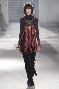 Proenza-Schouler-RF18-0731.thumb.jpg.c08dbfbed98ff51312d46b98f4337e26.jpg