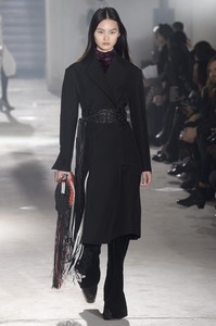 Proenza-Schouler-RF18-0747.thumb.jpg.5fb06f9f18901ff7a9d4b644eb674613.jpg