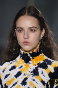 Proenza-Schouler-clp-RF18-7082.thumb.jpg.ecdb50c44162e17127438e5418d2a24d.jpg