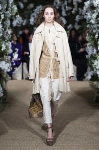 Ralph-Lauren-fall-2017-fashion-show-the-impression-07.thumb.jpeg.63362afe6d398987dd48cee8427900be.jpeg