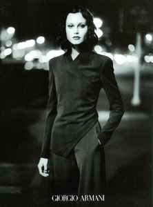 Roversi_Giorgio_Armani_Fall_Winter_98_99.thumb.png.01f73fdd5864bbd21875491a2628d835.png