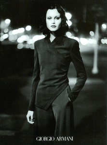 Roversi_Giorgio_Armani_Fall_Winter_98_99.thumb.png.68295c075381e0f9f1f7ef91c72c2128.png