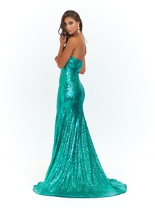 SFW22_AandN_EMERALDGLACE_018.jpg
