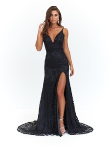 SFW32_AandN_BLACKLACE_019.jpg