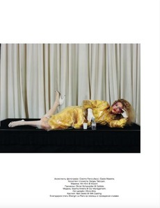 Sophia-Ahrens-by-Emelie-Hultqvist-for-Numero-Russia-December-2017-13.thumb.jpg.3ea2764695f5b57b32d52cd0748c31bf.jpg