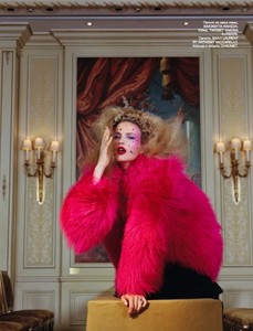 Sophia-Ahrens-by-Emelie-Hultqvist-for-Numero-Russia-December-2017-7.thumb.jpg.e92b5c74e87677592e205949066b4363.jpg