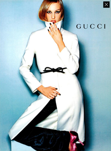 Testino_Gucci_Fall_Winter_99_00_06.thumb.png.5c49ef35a67feff7e29eb9a2f5f49236.png