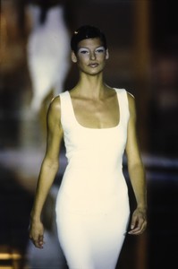 VERSACE-SPRING-1993-RTW-DETAIL-05-LINDA-EVANGELISTA-CN10046246.thumb.jpg.5deabdfb724f4296a96f898f3c76ec56.jpg