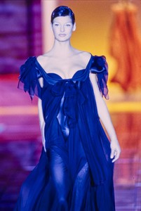 VERSACE-SPRING-1993-RTW-DETAIL-99-LINDA-EVANGELISTA-CN10046473.thumb.jpg.64bc979ce1a2e50899aa835c94789958.jpg