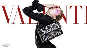 Valentino-spring-2018-ad-campaign-the-impression-07.thumb.jpg.14d98999c9738611fc0ab8d5fb07c9a6.jpg