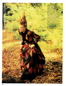 Vallhonrat_Vogue_Italia_September_1986_Speciale_04.thumb.png.926029c079a55d46b8dd1c05a8895597.png