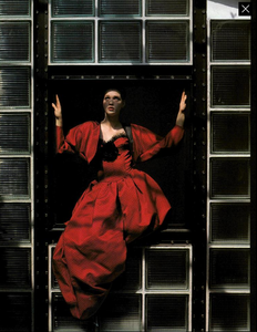 Watson_Vogue_Italia_September_1986_Speciale_18.thumb.png.0b710008f60da4e4efcbd5c9e0839c69.png