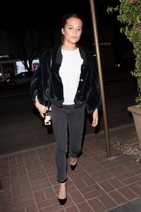 alicia-vikander-at-madeo-in-west-hollywood-1.thumb.jpg.46cee71557b2ca6cabed350881f16c2d.jpg
