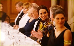 alicia-vikander-kate-middleton-swedish-dinner-04.jpg