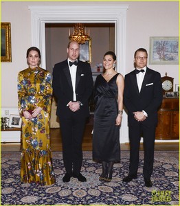 alicia-vikander-kate-middleton-swedish-dinner-05.jpg