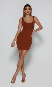 almond_kyah_website_1_219602d7-7c27-49bd-a3ce-9f2e17af4a51.jpg