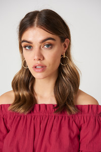 andrea_hedenstedt_hanging_round_hoop_earrings_1520-100052-0013_02l.jpg