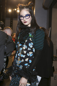 anna-sui-bks-i-rf17-8329.thumb.jpg.17cdd1a9abd0aa16dad0226819656553.jpg
