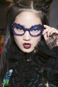 anna-sui-bks-i-rf17-8336.thumb.jpg.c879b4ec7b2d514151f9bd56e3b7df62.jpg