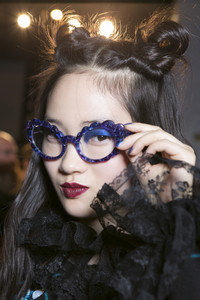 anna-sui-bks-i-rf17-8341.thumb.jpg.37e87969dc5d12394fbdf057b8606c58.jpg