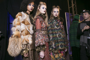 anna-sui-bks-i-rf17-8514.thumb.jpg.f20d38d8669bdc28c5c1a5538ad5fc6e.jpg