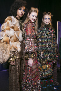 anna-sui-bks-i-rf17-8515.thumb.jpg.1c68920610c63beaf6e24451854c77e2.jpg