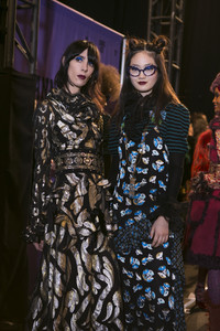 anna-sui-bks-i-rf17-8579.thumb.jpg.85227bb850e5a310a065a09d3fe336d0.jpg