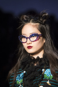 anna-sui-clp-rf17-1422.thumb.jpg.a0baed070555e27a29eec18321727a03.jpg