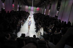 armani-prive-hc-atm-rs18-1230215.thumb.jpg.9a444cd425fb353ced2f82116511109e.jpg