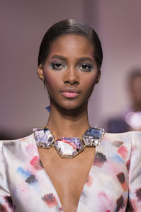 armani-prive-hc-clp-rs18-0888.thumb.jpg.0eeaf34f3a7c865c5aced7e5a1ca60ee.jpg