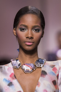 armani-prive-hc-clp-rs18-0892.thumb.jpg.15163a39e28e90c56ddf2d2a9798503f.jpg