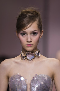 armani-prive-hc-clp-rs18-1288.thumb.jpg.bff833932d2eb6de3cca6290b7e2240e.jpg