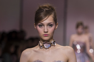 armani-prive-hc-clp-rs18-1291.thumb.jpg.01294490559523799b021af82aaaa916.jpg