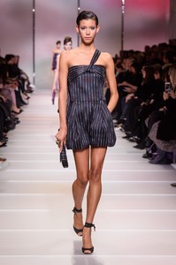 armani-prive-hc-rs18-1644.thumb.jpg.9a3d8e0673503badaceb2c5b4aa4416f.jpg