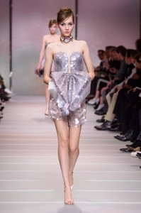 armani-prive-hc-rs18-1753.thumb.jpg.92209a5a354d80cbd8b2212aa8c6f2c0.jpg