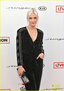 ashlee-simpson-and-evan-ross-join-ashley-tisdale-at-grammy-viewing-party-39.jpg