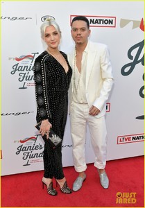 ashlee-simpson-and-evan-ross-join-ashley-tisdale-at-grammy-viewing-party-43.jpg