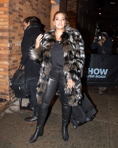 ashley-graham-arriving-at-the-daily-show-with-trevor-noah-in-nyc-4.jpg