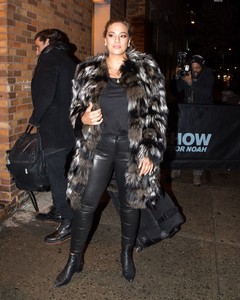 ashley-graham-arriving-at-the-daily-show-with-trevor-noah-in-nyc-5.jpg